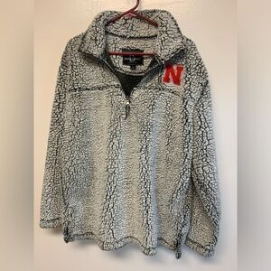 Nebraska pullover: Fluffy, soft gray: size Lg